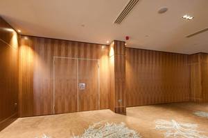 Porte coulissante pliante <span class=keywords><strong>acoustique</strong></span> mobile en acier à roulettes ultra-hautes, insonorisée, moderne, pour hôtel, salle de sport, restaurant - Product Image 2