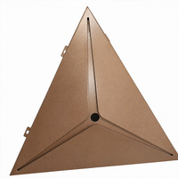 Panneau de plafond en métal géométrique triangulaire 3D avec système d'éclairage LED intégré en forme d'étoile pour hall d'hôtel