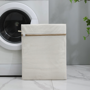 Bolsas <span class=keywords><strong>de</strong></span> lavandería <span class=keywords><strong>de</strong></span> malla <span class=keywords><strong>de</strong></span> nido <span class=keywords><strong>de</strong></span> abeja duraderas al por mayor <span class=keywords><strong>para</strong></span> personalización <span class=keywords><strong>de</strong></span> soporte delicado 30X40cm - Product Image 5