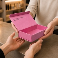 Boîte cadeau rose à couvercle rabattable, emballage en carton magnétique pour coffrets cadeaux cosmétiques
