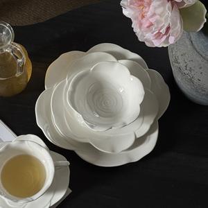 Ensemble <span class=keywords><strong>de</strong></span> tasses à café en céramique avec soucoupe, motif rose pétale, style coréen, pour le <span class=keywords><strong>thé</strong></span> <span class=keywords><strong>de</strong></span> l'après-midi, luxe léger, rétro, blanc pur, <span class=keywords><strong>vaisselle</strong></span> <span class=keywords><strong>de</strong></span> table - Product Image 2