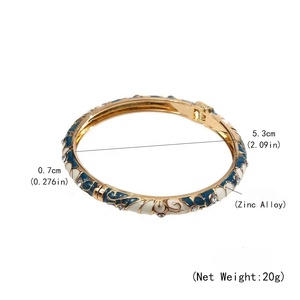 Bracelet jonc en alliage incrusté de diamants, motif floral émaillé color-block, chic, haut de gamme, tendance, polyvalent, bijou de main, vente en gros Yiwu - Product Image 6