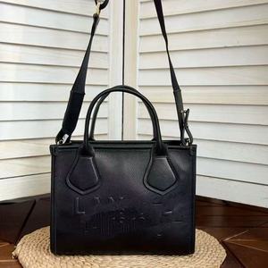 Bolso de Mano Clásico con Grabado, Gran Capacidad, Asa Superior, Cierre de Cremallera, Moda de Alta Calidad para Damas, Venta al Por Mayor - Product Image 6