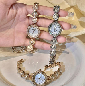 Orologio da Polso Vintage con Perle per Donne e Studentesse, Stile Retrò, Regalo Originale - Product Image 2