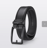 Ceinture élégante en cuir pleine fleur noir, texture fine, boucle ardillon en alliage argenté brossé, largeur standard, ajustement fluide.