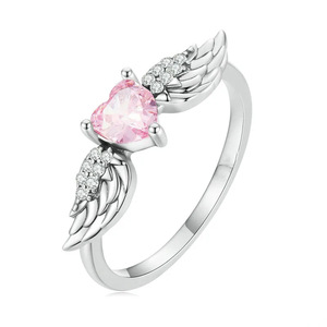 Anillo de compromiso para mujer con circonita cúbica en forma de corazón y engaste de púas T0253 - Product Image 1