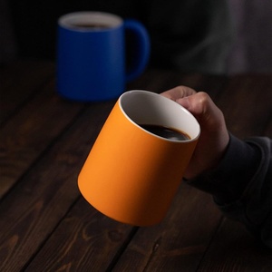 Taza de Cerámica para Parejas, Diseño Elegante y Moderno, Colores Personalizados, Logotipo del Cliente, Uso en Casa u Oficina, para Café, Té, Agua, Cerveza, 500 Piezas - Product Image 2