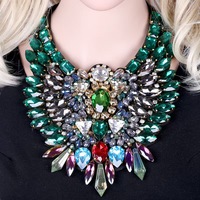 Collier ras du cou extravagant à ailes d'ange de haute couture, luxueux, artisanal, en alliage de cuivre et zircon pour les fêtes féminines