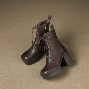 Bottes tendance imperméables en cuir véritable pour femmes, best-seller, avec fermeture éclair arrière, design rétro, talons hauts épais, construction durable - Product Image 4