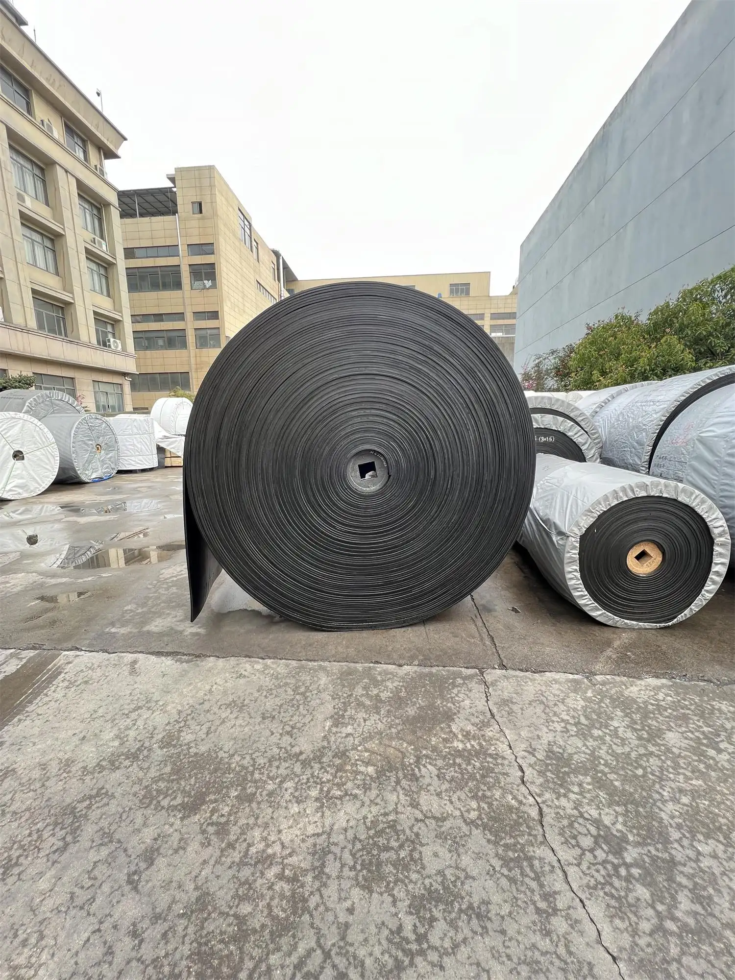 High Quality Corrosion Resistance Rust Prevention Construction Industry Rubber Product Conveyor Belt