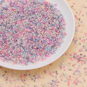 Cuentas de vidrio de 2 mm multicolor, cuentas sueltas para la fabricación de joyería DIY. - Product Image 1
