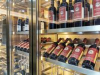Cave à vin intégrée en acier inoxydable à température constante et humidité pour hôtels bars salons pour boisson au vin