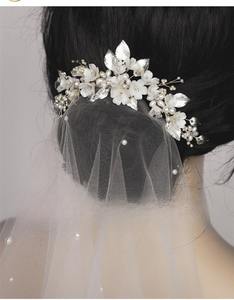 Peine de <span class=keywords><strong>pelo</strong></span> de novia de <span class=keywords><strong>flores</strong></span> blancas de cerámica popular Europa y los Estados Unidos tocado de novia accesorios <span class=keywords><strong>para</strong></span> <span class=keywords><strong>el</strong></span> cabello de perlas <span class=keywords><strong>naturales</strong></span> - Product Image 2