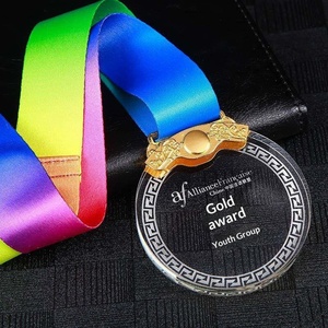 Trofeo de Cristal con Borde Geométrico Personalizado |   Diseño Redondo Pequeño para Premios de Juegos Escolares y Competiciones - Product Image 4