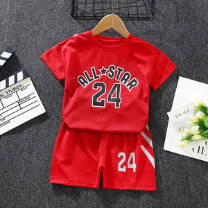 Ensemble de basket-ball pour enfants respirant et imprimé, vente en gros d'usine, short et t-shirt à manches courtes amples - Product Image 3