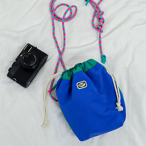 Bolsa impermeable de nailon con cordón, bandolera para cámara, bolsa de almacenamiento de color sólido, anticolisión, para viaje, para mujer - Product Image 1