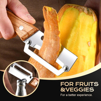Multifunctionele fruit- en groenteschiller met houten handvat, gebogen roestvrijstalen mes, keukengereedschap met flesopener