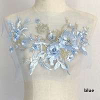 Appliques de mariage brodées en dentelle perlée à fleurs 3D