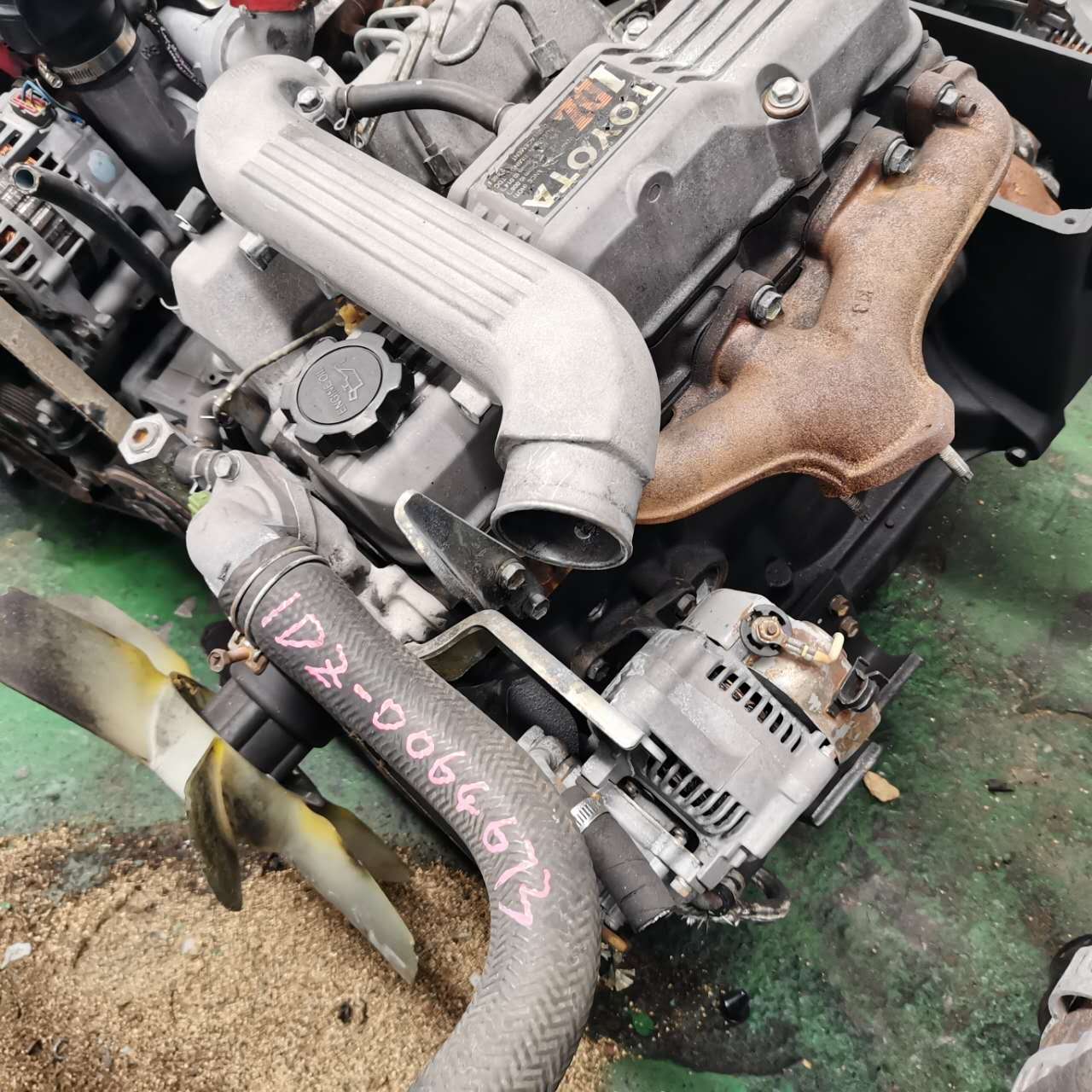 トヨタフォークリフト用ガソリンエンジン1DZ日本オリジナルエンジン 
