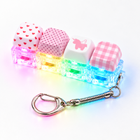 Porte-clés LED créatif personnalisé avec touches de clavier lumineuses, jouet anti-stress à plusieurs couleurs