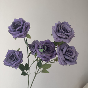 Fabbrica all'ingrosso all'ingrosso <span class=keywords><strong>di</strong></span> alta qualità <span class=keywords><strong>raso</strong></span> artificiale tre Rose capolini rosso blu decorativi <span class=keywords><strong>di</strong></span> seta <span class=keywords><strong>fiori</strong></span> <span class=keywords><strong>di</strong></span> rosa - Product Image 3