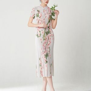 PY 2026 Elegant Style Miyake Pleated O-Neck Lantern Sleeve <b>Knee</b>-Length Ruched Solid Dress Western Clothing Women Bulk Wholesale - Product Image 2