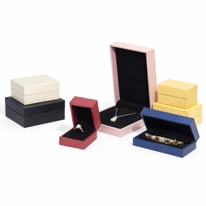 Boîte de rangement de bijoux en cuir PU rigide de luxe pour vente en gros, avec insert personnalisé pour bijoux, gaufrage et logo personnalisé OEM - Product Image 4