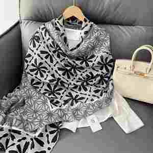 Bufandas de Moda con Estampado de Marca de Lujo, Mantas, Chales de Protección Solar para Mujer, Primavera Otoño YHK0013 - Product Image 2