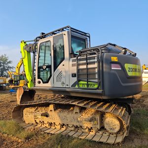 รถขุดไฮดรอลิกแบบตีนตะขาบ Zoomlion ZE135G ขนาด 13.5 ตัน ผลิตปี 2023 คุณภาพสูงสำหรับขาย เหมาะสำหรับงานป่าไม้ - Product Image 3