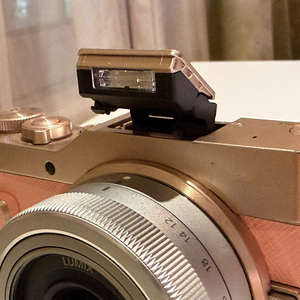 กล้องดิจิตอลมือสอง Lumixs GF10 ของแท้พร้อมเลนส์ 12-32 มม. กล้องวีล็อก 4K ขายส่ง - Product Image 4
