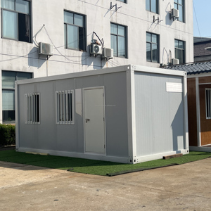 Maison mobile personnalisée portable à structure en acier avec auvent Maison conteneur préfabriquée robuste isolée détachable <span class=keywords><strong>de</strong></span> 20 pieds - Product Image 1