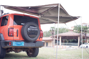 เต็นท์ข้างรถแบบยืดหดได้ Soleflex Four-season Extended Type สำหรับรถ SUV พร้อมกล่องอลูมิเนียม ผ้า Oxford 420d กันน้ำ >3000 มม. - Product Image 6