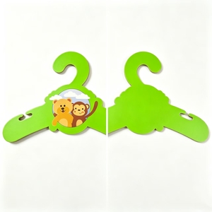 Appendiabiti in Cartone Verde Personalizzato con Stampa Cartoon, Pratico e Carino, Espositore per Abbigliamento Bambini - Product Image 5