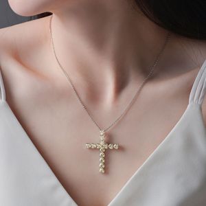 Collar de Plata de Ley 925 con Colgante de Cruz de Circonia Rosa y Amarilla en Forma de Corazón de Rodio de Alta Calidad de 5x5 mm, para Compromiso o Boda - Product Image 3