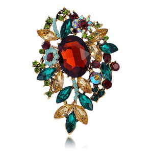 Broche en alliage écologique, style royal, exquise, en filigrane, avec émeraudes, rubis, strass et cristaux multicolores - Product Image 1