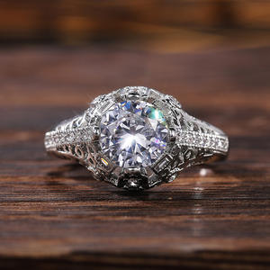 Anello di fidanzamento da donna in platino con diamante taglio brillante rotondo, zaffiro naturale colore D e pietre laterali F771 - Product Image 6