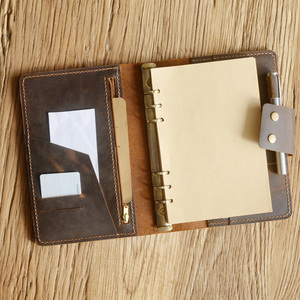 Sản xuất máy tính xách tay da cổ điển với nút kim loại <span class=keywords><strong>logo</strong></span> dập nổi PU da chương trình nghị sự hàng ngày Tạp Chí lỏng lẻo Lá Chất kết dính máy tính xách tay - Product Image 5