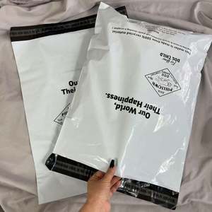 Sac d'expédition en polyester blanc pour vêtements, sac d'emballage pour courrier avec ruban adhésif - Product Image 2