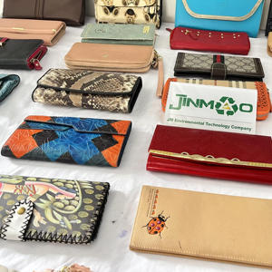 Venta al por mayor <span class=keywords><strong>de</strong></span> fábrica Grado a Pacas mixtas Casual Cremallera <span class=keywords><strong>de</strong></span> cuero Mini monedero <span class=keywords><strong>Bolsos</strong></span> <span class=keywords><strong>de</strong></span> mujer usados - Product Image 1