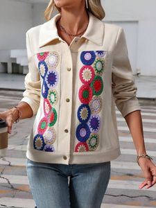 Chaqueta Acolchada de Invierno Unisex para Mujer, Acabado Artesanal, Bordado en Lona, Detalle de Botones, Largo Regular, Forro de Algodón Blanco - Product Image 2