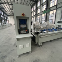 Machine CNC 3 axes OUWO avec système de commande Siemens 828D et 6 outils ATC pour le traitement des profilés en aluminium
