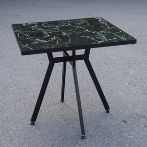 Mesa Cuadrada, Muebles de Plástico Resistentes para Áreas de Entrada de Escuelas, Hoteles, Pequeños Jardines, Restaurantes, Parques y Espacios Públicos - Product Image 2