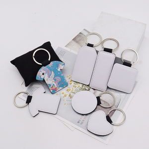 Llaveros Personalizados de Dibujos Animados con Impresión de Lujo a Doble Cara por Sublimación, Anillas de Aleación de Zinc para Llaveros de Cuero en Blanco y Otras Anillas - Product Image 5