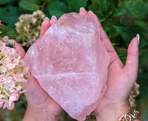 Vente en gros de spécimens de cristal rose, pierres brutes naturelles de quartz rose, pierres de cristal brutes pour la méditation et la guérison - Product Image 6