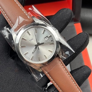 Reloj Tiss Style Powermatic 80 Diver Alarm Coin de 40 mm con cristal de zafiro, esfera plateada, movimiento mecánico y correa de cuero marrón de 20 mm - Product Image 3