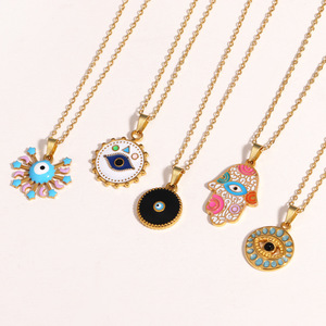 Collana con Ciondolo Occhio di Allah all'Ingrosso, Placcata Oro in Acciaio al Titanio, Occhio Turco Blu, Mano di Hamsa, Girocollo Lusso Leggero Delicato - Product Image 3