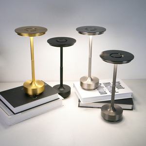 Lampe de table portable en aluminium rechargeable par USB, à LED, avec barre tactile, pour la décoration moderne des hôtels et restaurants (vente en gros) - Product Image 3