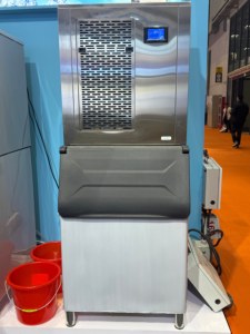 Machine à glace en écailles marine, prix usine, acier inoxydable 304, 200 kg-1,5T, compresseur, pompe à eau, usage commercial, eau salée, <span class=keywords><strong>poisson</strong></span> - Product Image 1