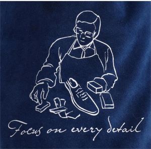 Fabrication de sacs cadeaux en velours avec cordon de serrage, personnalisés avec logo imprimé, pour le rangement des chaussures en cuir - Product Image 4