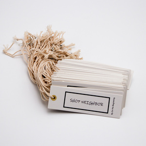 Tùy Chỉnh Thiết Kế Chất Lượng Cao Treo Thẻ Nhãn Và Giá Tag Cho Quần Áo Trắng Giày Giấy Phụ Nữ Sang Trọng Giày Màu Đen Giày In - Product Image 5